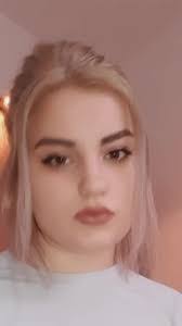 Cristina Robbins's Instagram, Twitter & Facebook