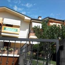 11 residenze situate nei pressi di grossi centri urbani quali torino, cuneo, asti, vercelli e novara. Alloggi Economici Vicino Residenza Anni Azzurri Sant Anna Casa Di Riposo Villadose