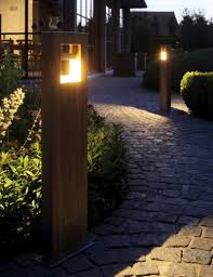 Beleuchtung Fur Balkon Und Outdoor 30 Design Leuchten Balkon Beleuchtung Design Leuchten Outdoor Landschaftsbeleuchtung Beleuchtung Gartenlampen