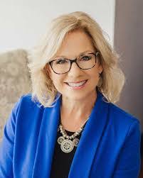 Sarah Tackett's Instagram, Twitter & Facebook