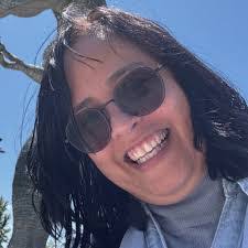 Debora Rios's Instagram, Twitter & Facebook