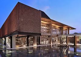 Ditambah dengan ukuran jendela yang besar, sehingga udara yang masuk lebih banyak. Bangunan Joglo Kontemporer Di Malang Karya Mint Design Studio Dsgntalk