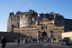 Mit dem bus die busse von edinburgh tour halten unten am castlehill. Edinburgh Castle Keine Warteschlange Rundgang 2021 Tiefpreisgarantie