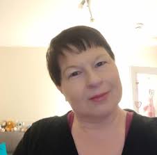 Faultier Hexe am Welt-Faultier-Tag Nach dem Frühstück heute Morgen hatte  Zweifinger-Faultier Hexe sich, wie typisch für ein Faultier, noch einmal  hingelegt und bis zum Nachmittag geschlafen, ehe das Nebengelenktier sich  erneut an