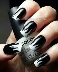 Black And White Flames Nails 25 Creative Black And White Nail Design Ideas White Nail Designs White Nail Art Black And White Nail Art