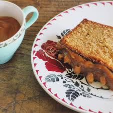 Victoria On Instagram Je Suis Super A La Bourre Je Vous Avais Promis La Recette Vendredi La Voila Ce Cake Au Carame En 2020 Dessert Caramel Au Beurre Caramel