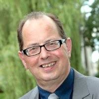 5 "Robert Eichholtz" profiles