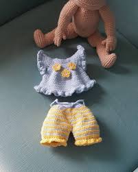 Eveeet Ilk Kez Hareketli Eklem Bacakli Bir Bebek Ve Cok Cici Kiyafetlerimiz De Hazir Bir Ara Giyinir Geliriz Dinosaur Stuffed Animal Animals Rompers