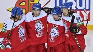 Čeští hokejisté porazili na mistrovství světa v rize dánsko 2:1 po samostatných nájezdech a v tabulce se posunuli s 10 body z šesti zápasů na čtvrtou postupovou pozici. Bnlj0247og7axm