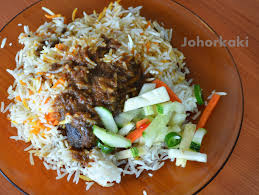 The briyani set includes rice, vegetable curry, acar timun, acar campur or mix cucumber and pineapples besides its signature dish, you can also find some traditional malay dishes such as mee rebus johor, mee bandung muar, laksa johor, special. Roslin Beriani House In Johor Bahru Kebun Teh Johor Kaki Travels For Food