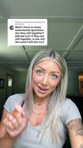 Elli Wright's Instagram, Twitter & Facebook