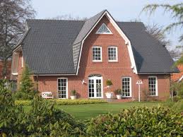Mir Gefallt Das Dach Das Dieses Haus Hat Das Dach Meines Hauses Beginnt Zu Zerfallen Es Ware Grossartig Einen Dachdecker Ei Dachdecker Bedachung Fassadenbau