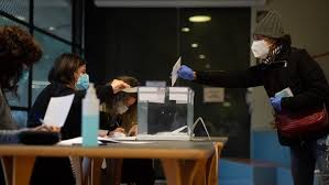 La subsecretaria de prevención del delito, katherine martorell, aclaró cómo operarán los permisos para las comunas en cuarentena y transición para poder ir a votar el 25 de octubre cuando se realice el plebiscito constituyente. Quienes Tienen Derecho Al Permiso Especial Y Retribuido Para Ir A Votar En Las Elecciones De Madrid