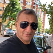 إِنَّا لِلّهِ وَإِنَّا إِلَيْهِ رَاجِعونَ Na ahiret je preselio Zulić  (Avdo) Ahmet iz Tuzle Dženaza namaz će se klanjati dana 16.08.2023.god.,  (srijeda) poslije ikindije namaza kod džamije na Međašu.