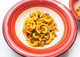 Fate cuocere per qualche minuto, poi irrorate con la panna. Recipes From Afar Emilia Romagna S Gramigna Alla Salsiccia Eat Your World Blog