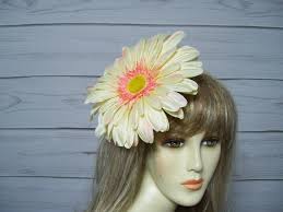 8 Inch Daisy Kentucky Derby Flower Fascinator, Yellow Daisy Flower  Fascinator, Daisy Flower, Easter Daisy Hair Clip, Flower Clip