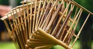 Itulah yang dapat kami bagikan mengenai alat musik angklung berasal dari daerah mana. Pengertian Alat Musik Angklung Asal Masyarakat Sunda Jawa Barat