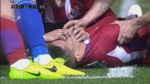 Fernando torres receives a hero's welcome after brutal injury | 2017. Fernando Torres Horrible Head Injury Against Deportivo De La Coruna Youtube