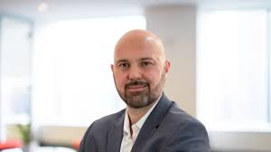 Olá, meu nome é stefano, gravei algumas músicas e as pessoas gostaram. Stefano Brentel Management Consultant Bain Company
