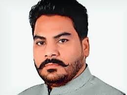 BJP leader Arvind Mishra had asked for 40 lakhs to leave the possession of  colonel's flat, form filed