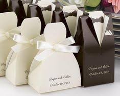 Here are the 30 best and unique wedding gift ideas that you may never seen. 34 Wedding Gift To Guest Ideas Wedding Gifts For Guests Wedding Gifts Beautiful Wedding Gift