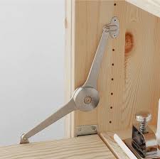 Une Des Series Les Plus Polyvalentes Et Personnalisables D 39 Ikea La Serie Ivar Devient E Ikea Table Pliante Table A Manger Pour 2