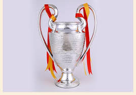 Consultez les dernières infos trophée des champions et retrouvez les articles, vidéos, commentaires et analyses en un même lieu. Acheter Fans De Football De La Ligue Des Champions Petit Trophee Pour Collections De 18 21 Du Weddingdesigh Fr Dhgate Com
