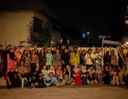 Dapur jalanan kuala lumpur, off jalan bangsar, kuala lumpur image via fbcdn.net dapur jalanan kuala lumpur melihat warisan adalah nilai yang perlu dijaga dan dipelihara justru kami memilih jalan panggung di bawah pos ofis seratus tahun menjadi tapak kami berkongsi makanan dan juga sebagai satu semangat untuk bersama mempertahankan warisan serta. Iblis Jalanan Projects Photos Videos Logos Illustrations And Branding On Behance