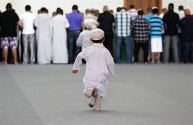 Ini berdasarkan hadis yang diriwayatkan oleh ibn 'abbas ra, أَنَّ النَّبِيَّ صلى الله عليه وسلم نَهَى عَنِ الصَّلاَةِ بَعْدَ الصُّبْحِ حَتَّى تَشْرُقَ الشَّمْسُ، وَبَعْدَ الْعَصْرِ حَتَّى تَغْرُبَ‏‏. Inilah 5 Waktu Makruh Solat Menghampiri Haram Ramai Yang Silap Keliru Islam Itu Indah