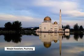 Lokasi dan nama tempat bangunan warisan yang terkenal dan menarik untuk kemudian di tukar lagi nama pada tahun 1974 dengan nama bangunan sultan abdul samad bersempena dengan nama sultan selangor ketika itu. Senarai Masjid Terapung Di Malaysia Ensutouch Selangor Facebook