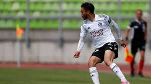 El portero chileno fue clave al contener un tiro desde los doce pasos cuando el partido todavía estaba igualado sin goles. Posible Lesion De Gabriel Suazo En Colo Colo Le Daria Una Luz De Esperanza A Miiko Albornoz En Cancha