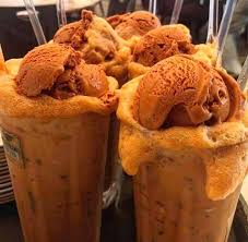 Setelah mula viral dan trending, terdapat beberapa buah restoran. Teh Tarik Madu Float Di Pak Mat Pulau Pisang