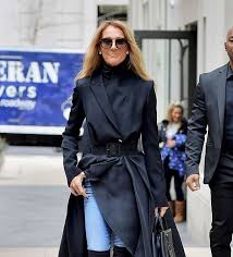 Coupe de cheveux et couleur le look. Celine Dion Nouvelle Coupe De Cheveux Elle Renoue Avec Sa Coiffure Iconique