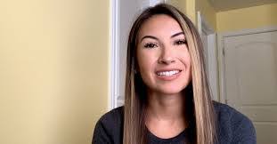 Lindsey Gaston's Instagram, Twitter & Facebook