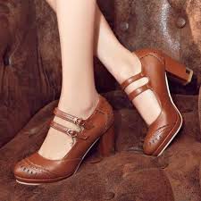 Chaussure femme en grande tailles qui séduiront femmes et hommes, des escarpins sexy, des mules à talon glamour, des cuissardes.se déclinant le choix n'est pas en reste vous trouverez en grande pointure : Chaussure Grande Taille Pas Cher