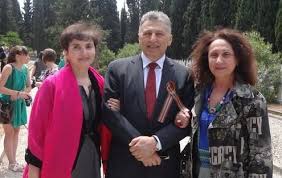 Ο μπόρις μουζενίδης, με την ελλάδα την καρδιά του, ήρθε σε νεαρή ηλικία στην θεσσαλονίκη για να ζήσει το όνειρο της πατρίδας που τόσο αγαπούσε, από τα βάθη της ρωσικής στέπας. H Kybernhsh Ekane Pro3eno Ton Moyzenidh Gia Thn Leykorwsia Oladeka