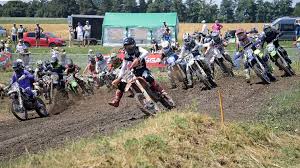 Lexsi luna porno body is small, attitude is sensual, pale