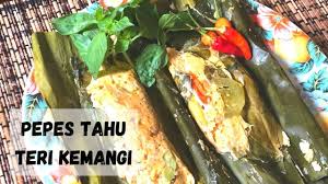 Resep soto mie bogor pedas daging sapi kuah bening sederhana spesial asli enak. Resep Soto Mie Bogor Kikil Sapi Lumpia Gurih Segar Lezat Youtube