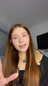 Close Friends da Billie Eilish: A Ilusão e a Realidade