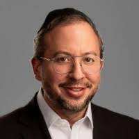 Kerri Burt's Instagram, Twitter & Facebook