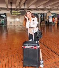 Nama gabriella larasati pastinya sudah tak asing lagi untuk di dengar, aktris muda yang kariernya kian cemerlang sejak berperan sebagai rais dalam sinetron cinta instagram.com/gabriellalarasati. Gabriella Larasati Biodata Profil Fakta Agama Umur Karir Dailysia