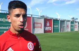 This page is about leo borges, (internacional/brazil). Versatil Leo Borges Se Encanta Com Chance No Time Principal Do Inter E Bem Incrivel Internacional Ge