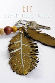 Diy Comment Faire Un Porte Cle Plume En Cuir Dans Mon Bocal Porte Cle Porte Clef Porte Cle Voiture
