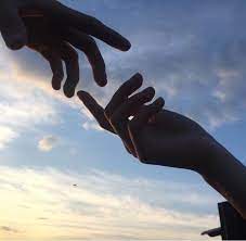 Ribuan gambar baru setiap hari sepenuhnya gratis untuk digunakan video dan gambar berkualitas tinggi dari pexels. Pin By Nisha On Hand Sky Aesthetic Aesthetic Photography Couple Hands