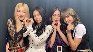 She shared the photo on instagram, see here! Billie Eilish Blackpink And Umg Artists Release Masks To Help Fight Covid 19