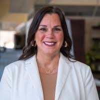 Tracy Hyatt's Instagram, Twitter & Facebook