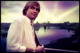 Screenshot From The Very End Of The Music Video Of I Know You Re Out There Somewhere Justin Hayward Moody Blues British Musicians