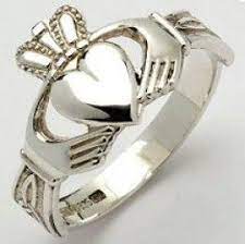 The History And Meaning Of Irish Claddagh Rings Irish Ring Claddagh Irish Wedding Rings Claddagh