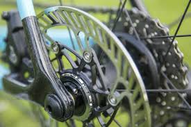 Nessuna di queste tre.e' una bicicletta destinata a percorrere principalmente fondi. Una Bellezza Tutta Italiana Nell Autunno Olandese Campagnolo Disc Review