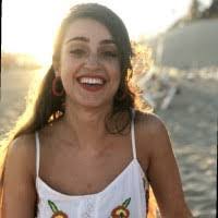 Angela Dell's Instagram, Twitter & Facebook